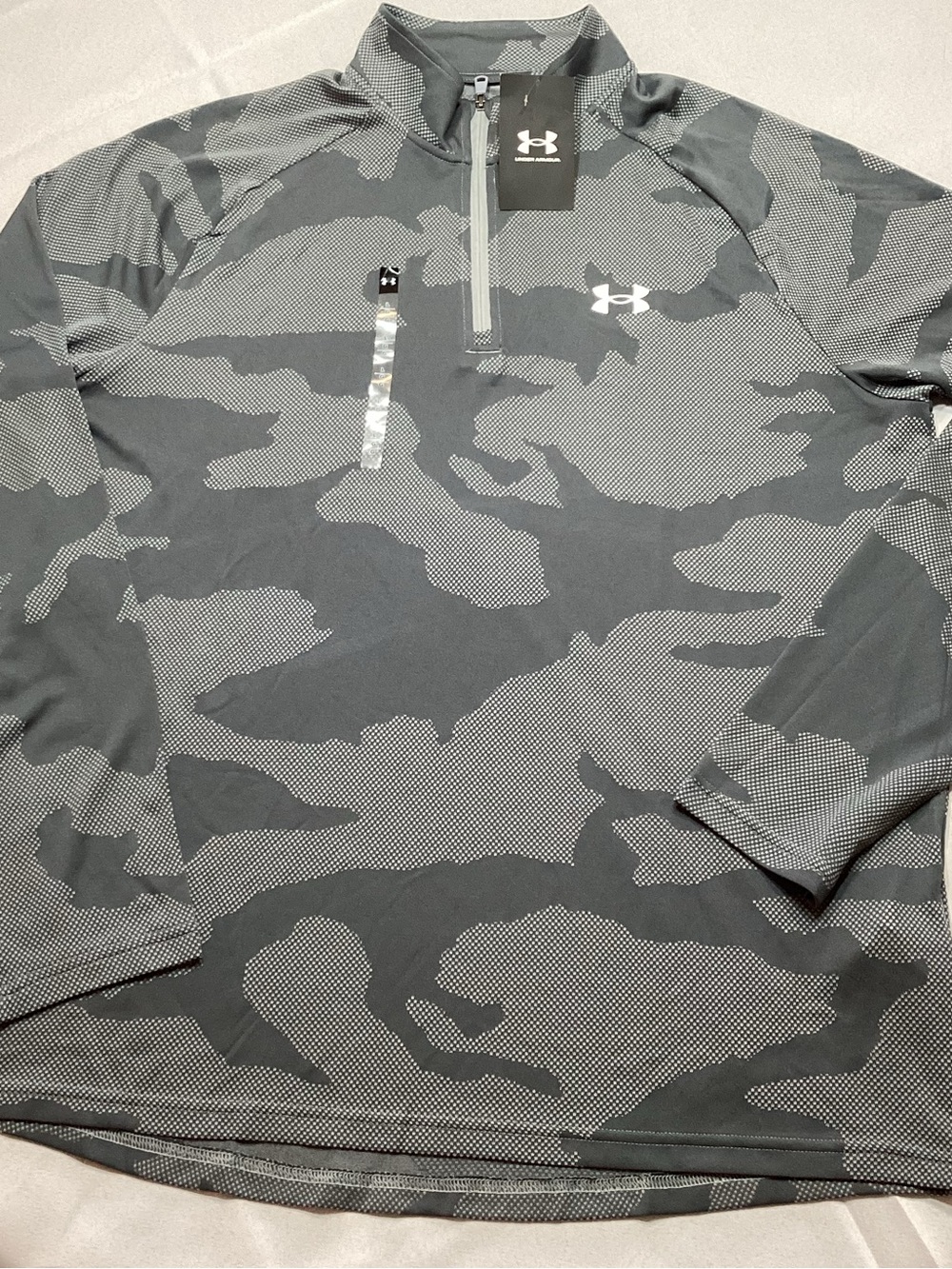 NWT Under Armor Men’s Large Velocity Jacquard 1/4 Zip Pullover Gray Camo Print
